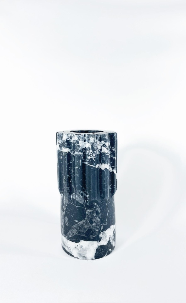 black vase.jpg