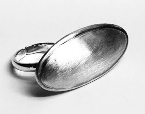 (Hollow Forms Collection) Oval Full Ring