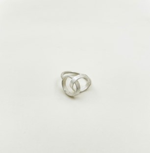 Double X Oval Ring