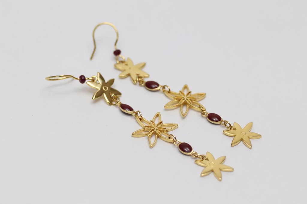 Gold 3Flowers Seed With Garnet Stone in Between