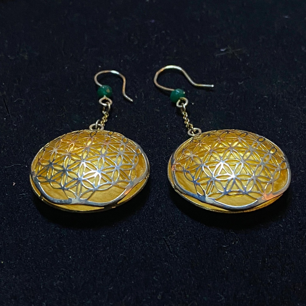 3D Flower of life Platinum Surface and Matte gold background