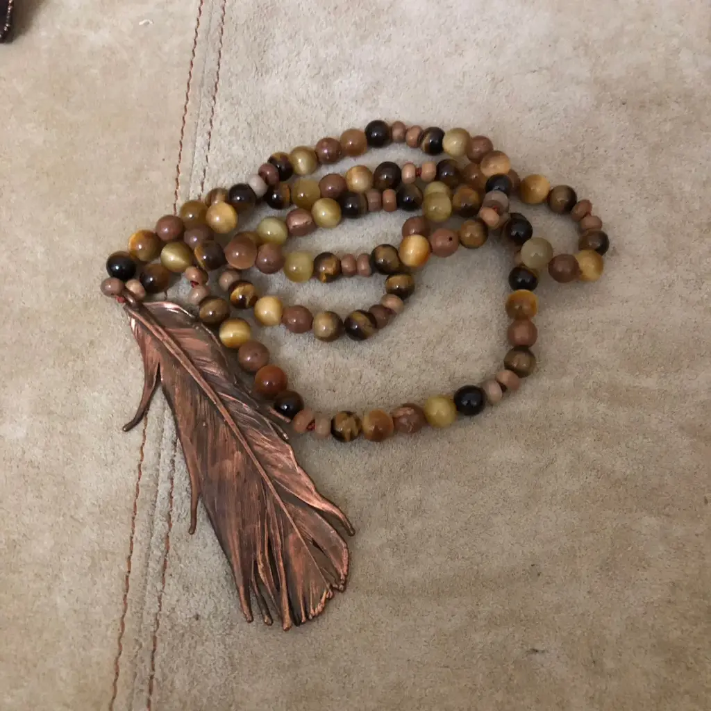 (GYN050) pigeon feather & tiger eye necklace 