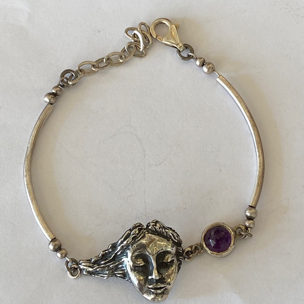 Venus Bracelet With Amethyst Stone