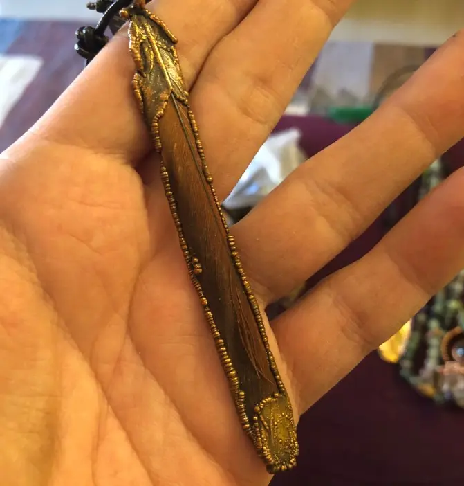 (GYN052) red parrot feather Necklace