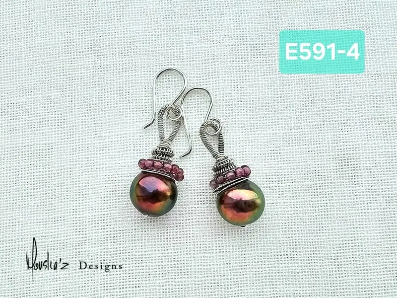 (E591-4)  Black Pearl  with Garnet simple earrings