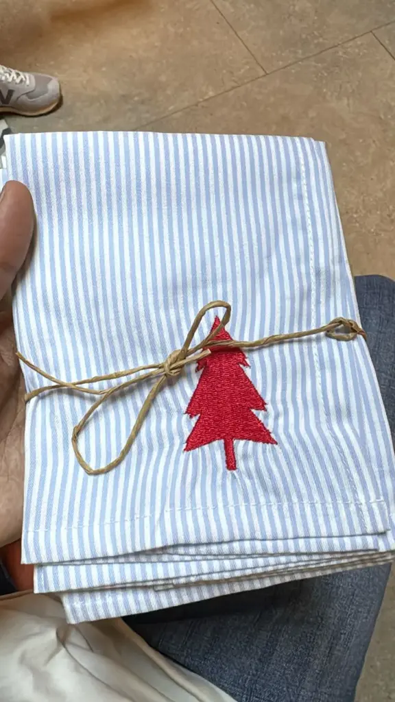 Candy cane strips blue Xmas tree set of 8 (Napkins)