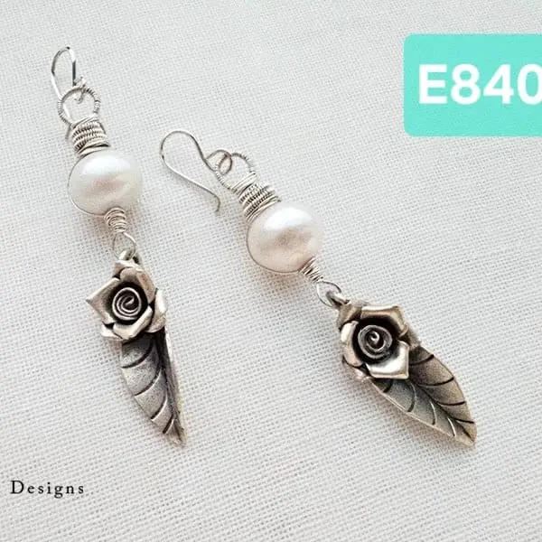 (E840) white Pearl with a pair of handmade tribal Laos Silver