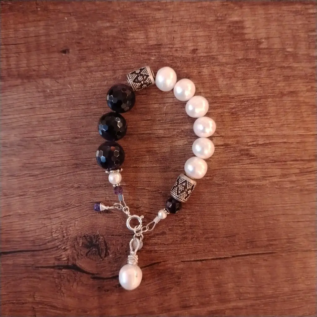 (B801) White fresh water Pearl & Dark Amethyst with Indian Silver