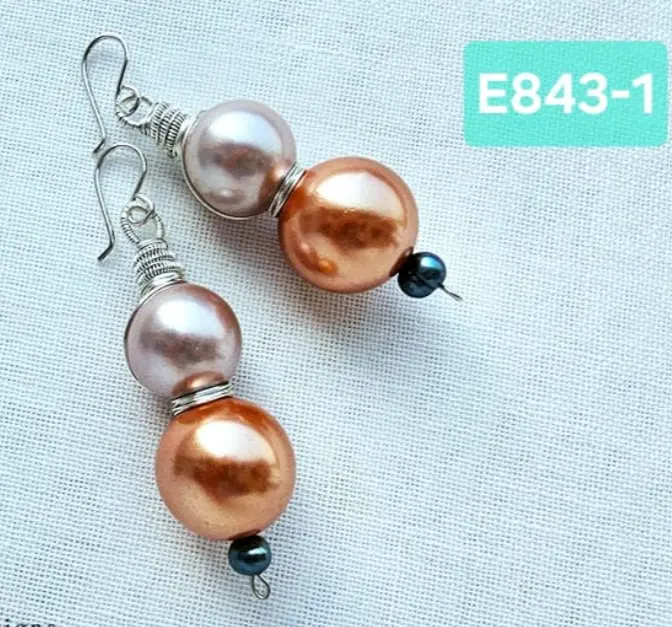 (E843-1) Spanish Majorca Pearl earrings