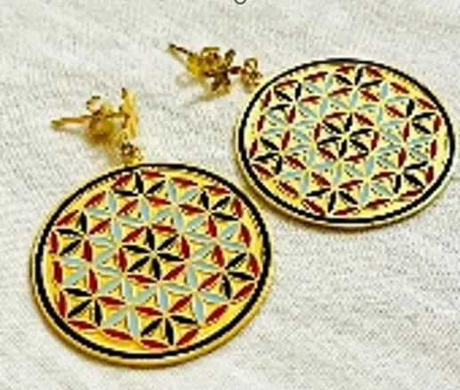 medium 2 pieces colred earring gold 