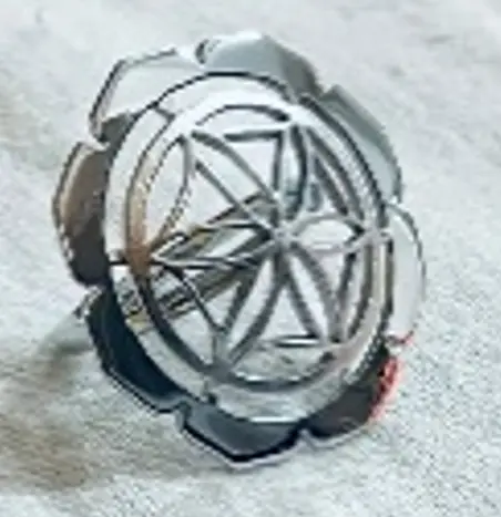The convex seed of life with sri frame 2.5cm platinum