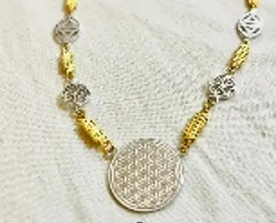 Carved 2cm flower of life chain with 6 pieces in the chain matte and shiny platinum
