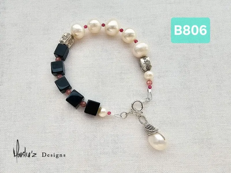 (B806) Pearl, Black Onyx, Rhodochrosite & Ruby Bracelet 