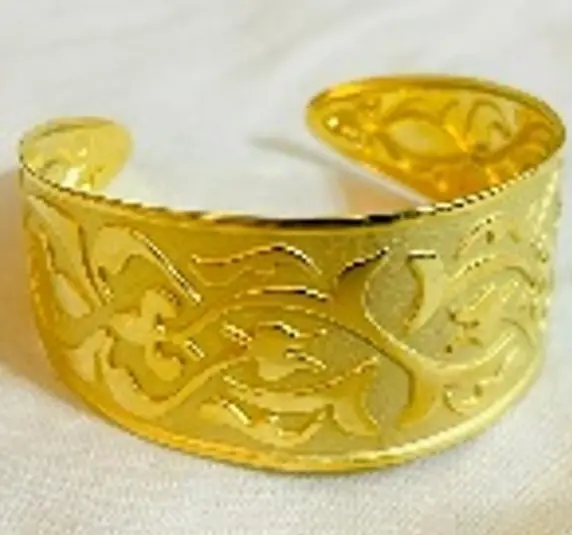 wide embossed arabesque gold cuff