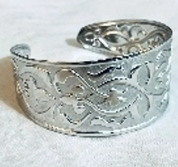 wide embossed arabesque silver cuff