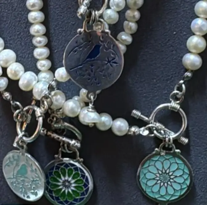 Necklace RD Pearls (Pearls Necklace R)