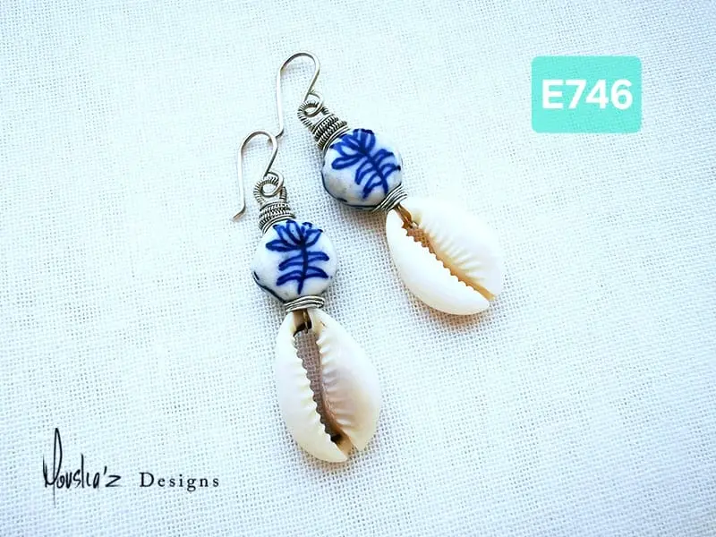 (E746) Cowrie shell & painted porcelain beads