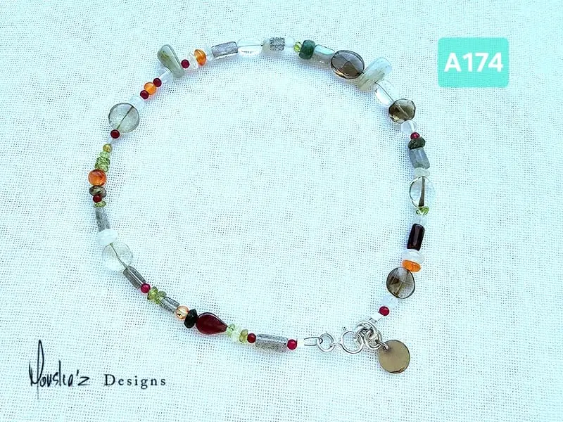 (A174) Mixed Gemstones Anklet. Clear Quartz, Peridot, Red agate, Garnet, Labradorite, Moonstone, Green Aventurine