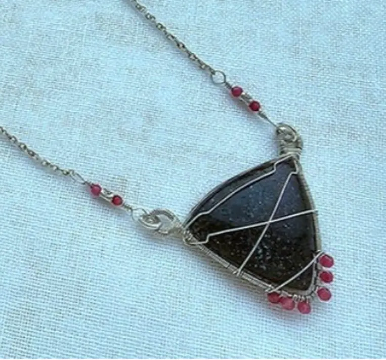 (P627) Star Stone with Ruby