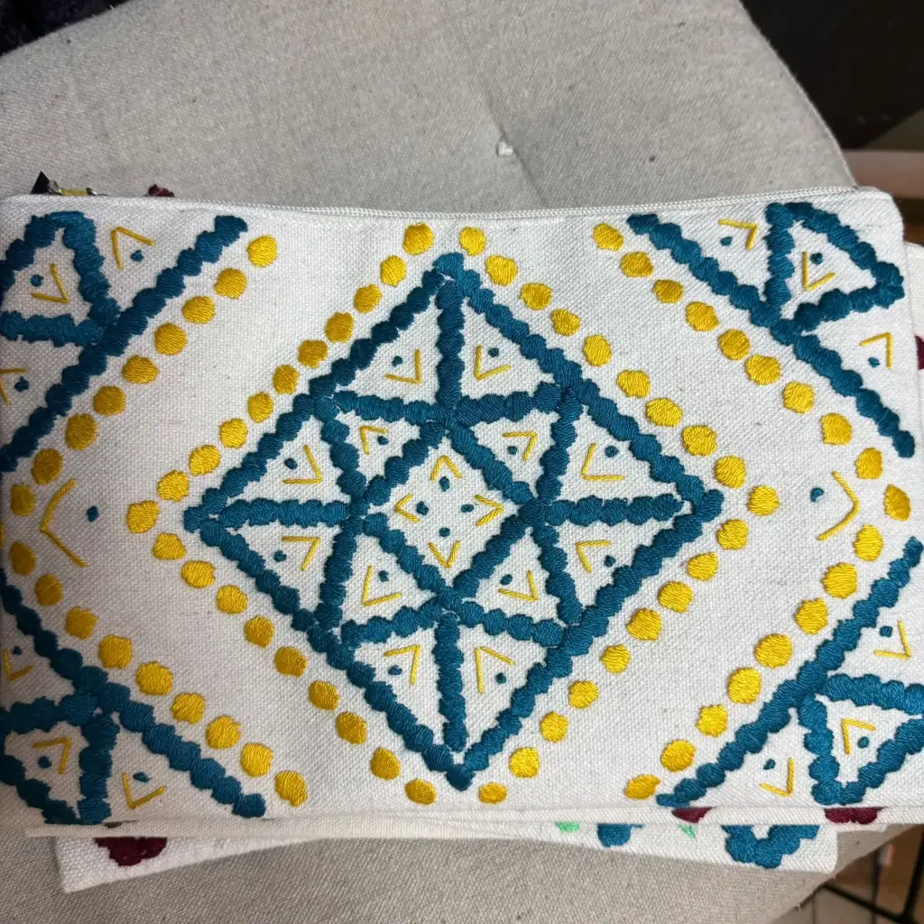Natural Dakk Pouch Diamond (Medium)