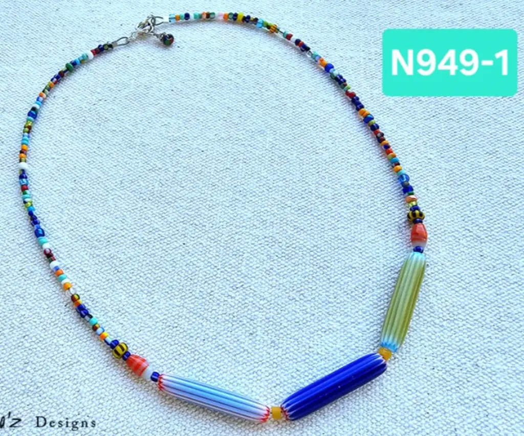 (N949-1) Artisanal Glass beads necklaces