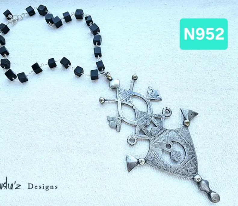 (N952) Black Tourmaine necklace with a big Antique Ethnic Twareg Pendant