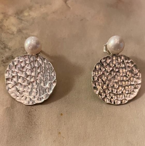 Oyster Solid Earrings