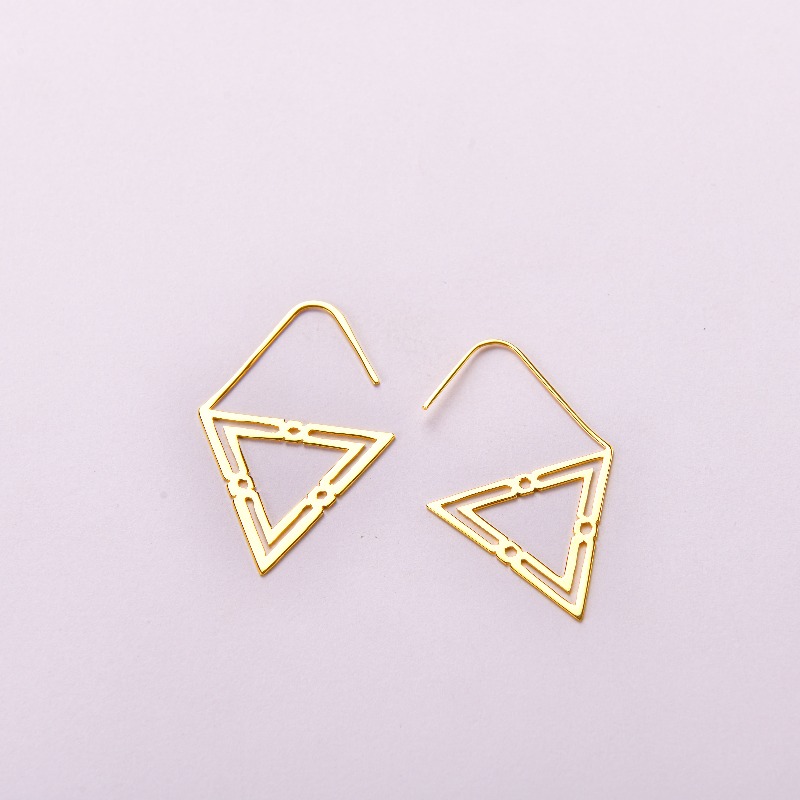 Knotted Moulding Triangle Earrings