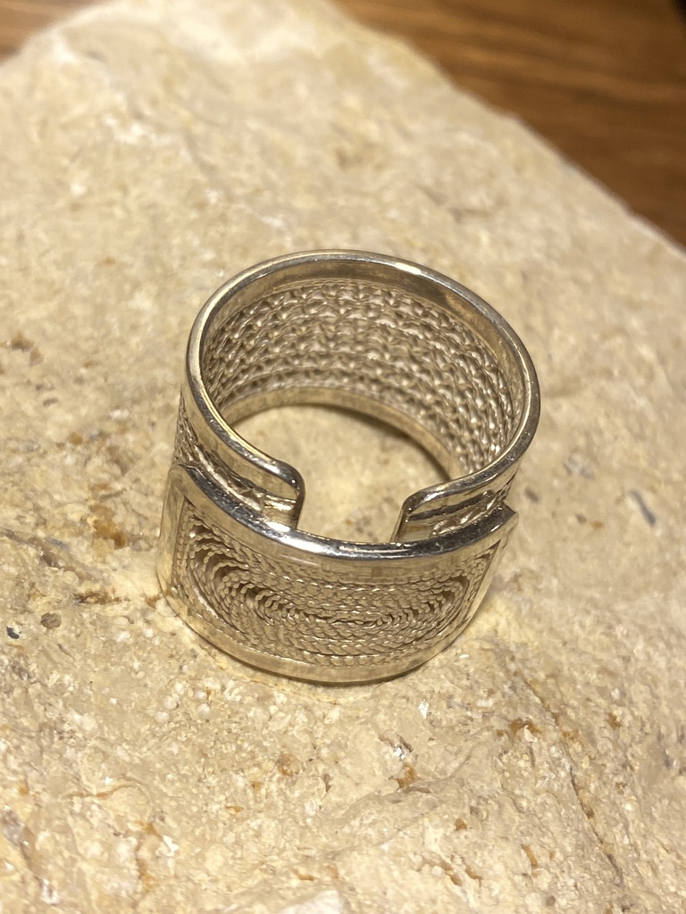 Filigree Esmeralda Ring