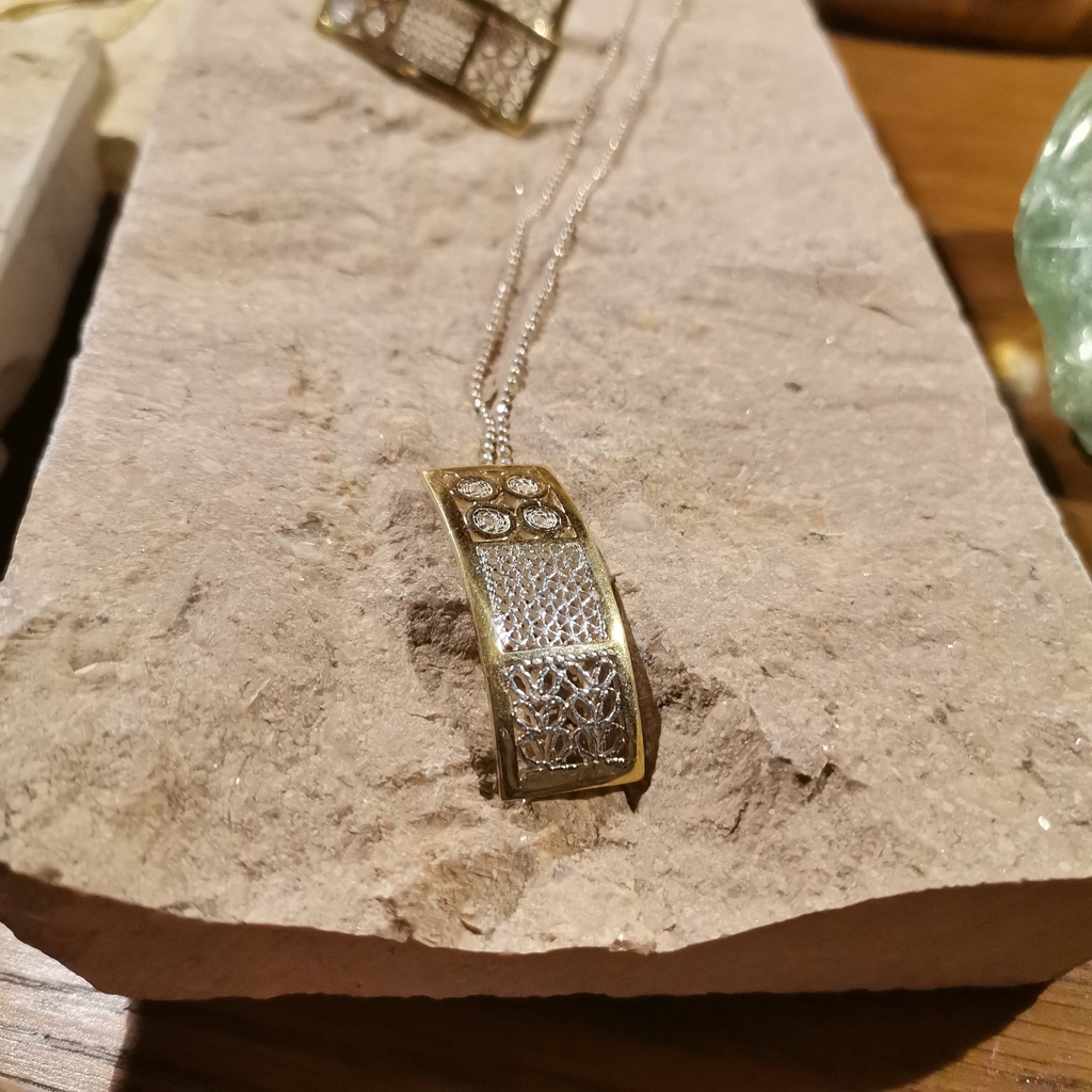 Filigree Filarte Pendant in Chain