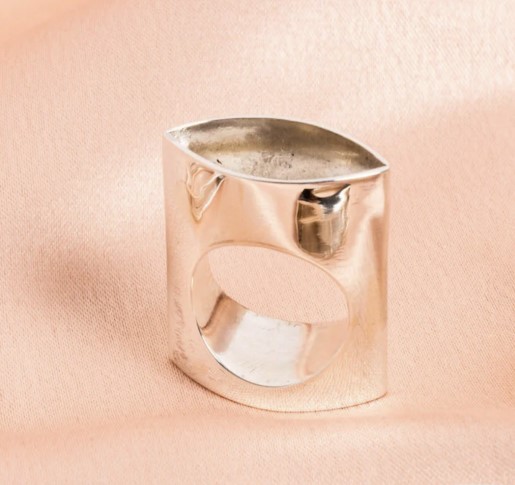 Hollow Oval Contour Ring