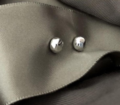 [JJE01005] Hammered Studs