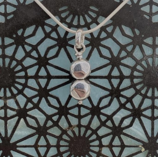 [JJE01014] Hammered Pendant (2 Beads) with 16 inch Chain