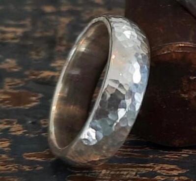 [JJE01051] Hammered Ring