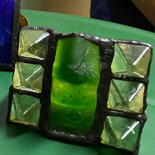 [HGF03005] Face with Pyramids small candle holder