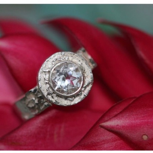 [JJE01070] Crystal Iceberg Ring