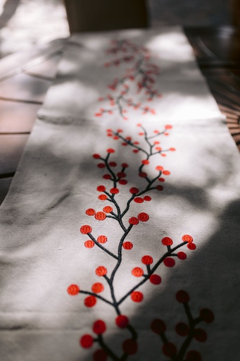 Rose embroidery runner