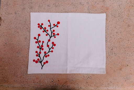 [HER03013] Rose Embroidery Placemats (Set of 4)