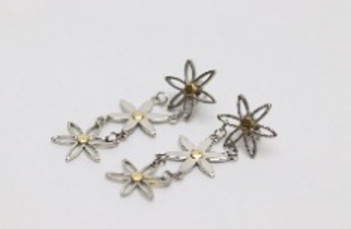 [NJE01004] Platinum 3Flowers Seed With Gold Dot on Top