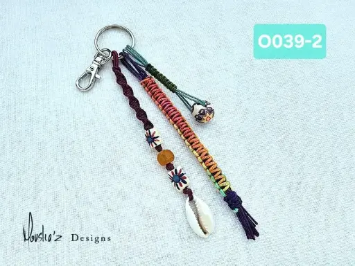 [MDE01434] (O039-2) Polymar clay & African Beads with Cowrie Shell coloful key chain