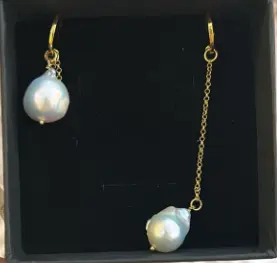 [LAI01031] Drop Baroque Pearl Earrings (Gold)