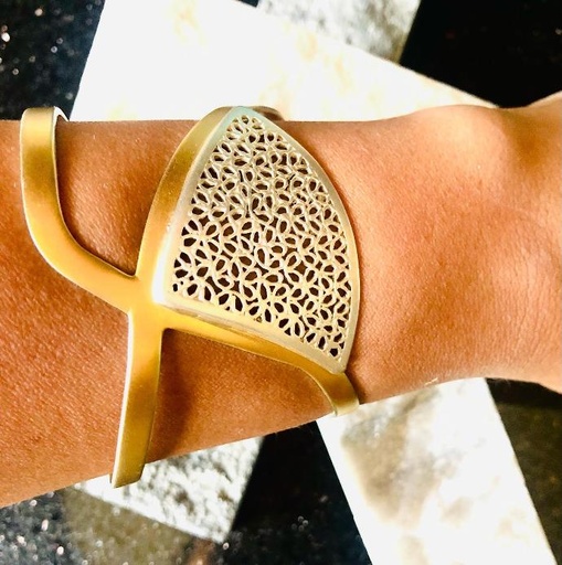 [YWS01065] Filigree Novica Silver in Gold Bangle